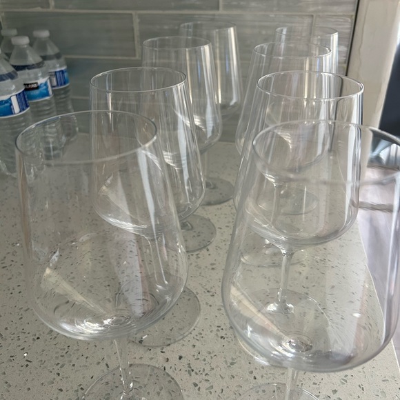 ⬇️ PRICE ⬇️‼️ HOTEL COLLECTION • 8 Large Wine Glasses • - Picture 4 of 15